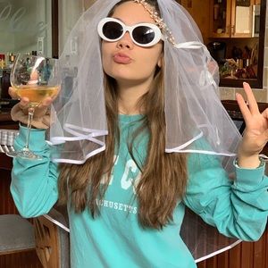 Meet your Posher, Sharon